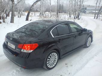 2010 Subaru Legacy Pictures