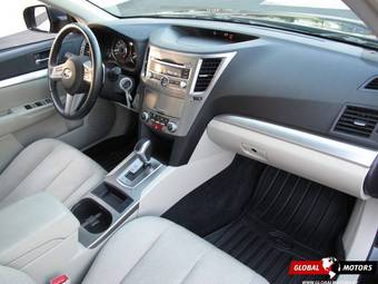 2010 Subaru Legacy Pictures