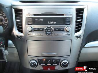 2010 Subaru Legacy Pics