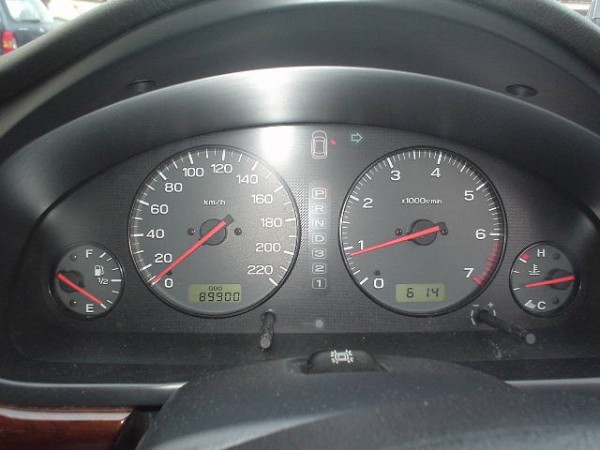 2000 Subaru Legacy B4 Photos