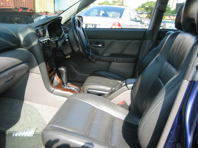 2000 Subaru Legacy B4 Photos