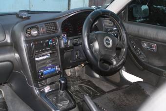 2000 Subaru Legacy B4 Images