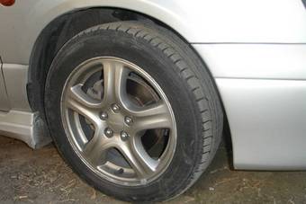 2000 Subaru Legacy B4 Pictures