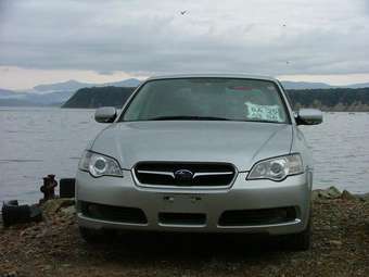 2004 Subaru Legacy B4 Pictures
