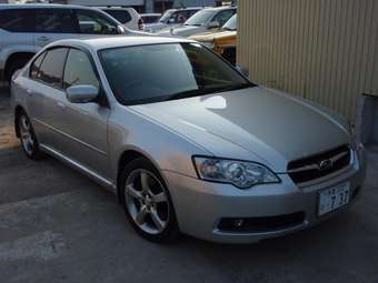 2004 Subaru Legacy B4 Photos