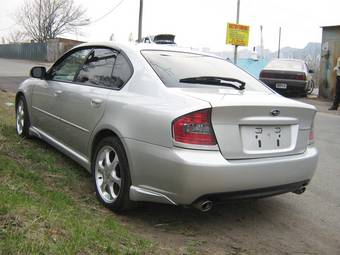 2004 Subaru Legacy B4 Pictures