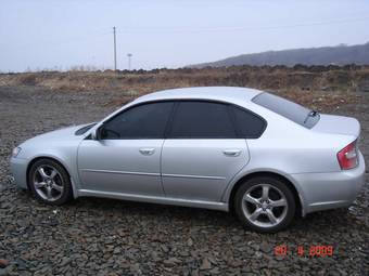2004 Subaru Legacy B4 Pictures