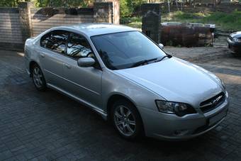 2004 Subaru Legacy B4 Pictures