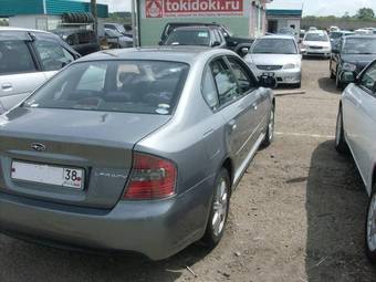 2004 Subaru Legacy B4 Pictures