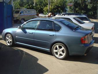 2004 Subaru Legacy B4 Pictures