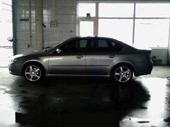 2005 Subaru Legacy B4 Pictures