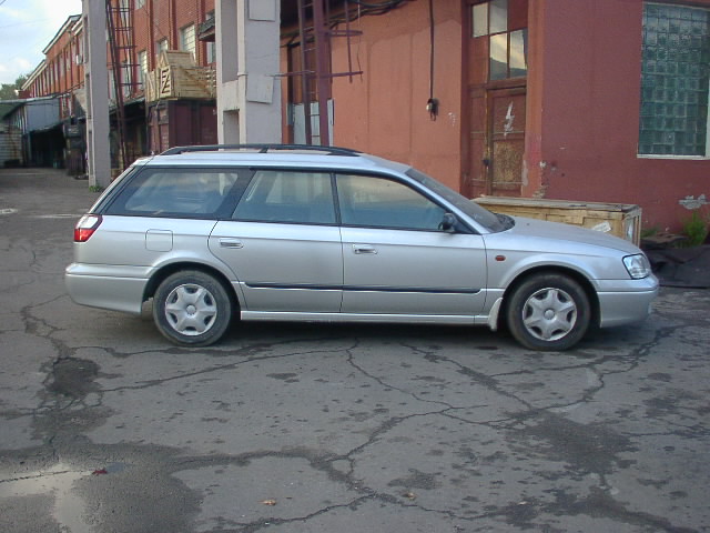 1999 Subaru Legacy Wagon Pictures