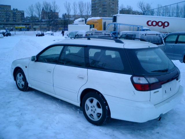 2000 Subaru Legacy Wagon Pics