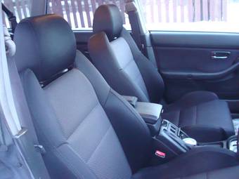 2002 Subaru Legacy Wagon Photos