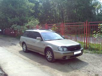 2001 Subaru Outback Photos