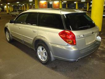 2003 Subaru Outback Photos