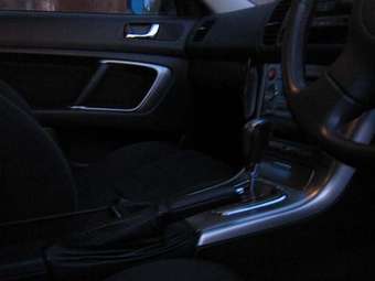 2004 Subaru Outback Images