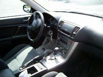 2004 Subaru Outback Pictures