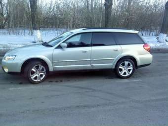 2004 Subaru Outback Images