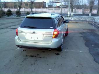 2004 Subaru Outback Pics