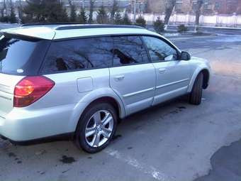 2004 Subaru Outback Pictures
