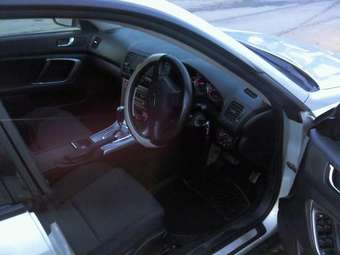 2004 Subaru Outback Pictures