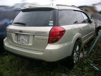 2004 Subaru Outback Photos