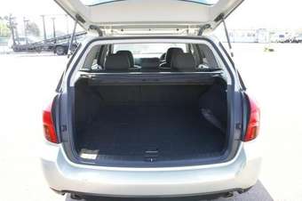 2004 Subaru Outback Images