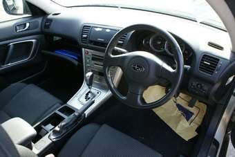 2004 Subaru Outback Pictures