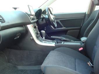2004 Subaru Outback Photos