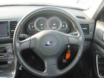 2004 Subaru Outback Pictures