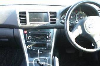 2004 Subaru Outback Pics
