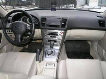 2004 Subaru Outback Pictures