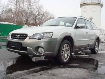 2004 Subaru Outback Pictures