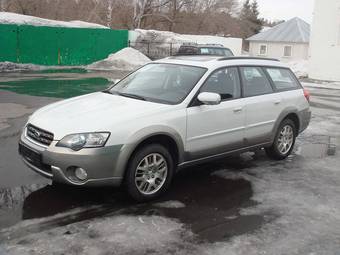 2004 Subaru Outback Photos