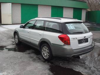 2004 Subaru Outback Photos