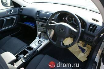 2004 Subaru Outback Images