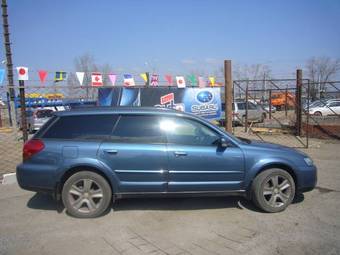 2004 Subaru Outback Pictures