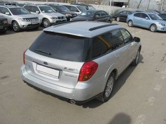 2004 Subaru Outback Pics