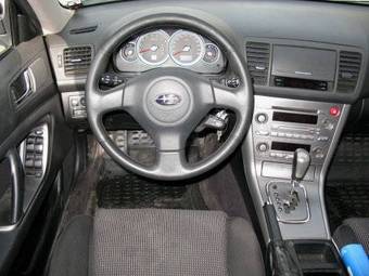 2004 Subaru Outback Pictures
