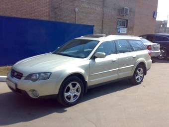 2004 Subaru Outback Photos