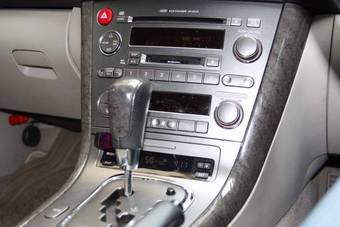 2004 Subaru Outback Pictures