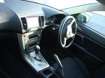 2004 Subaru Outback Photos