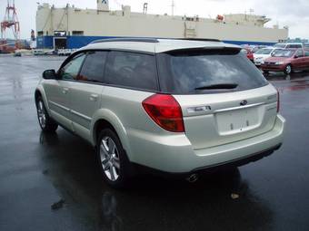 2004 Subaru Outback Images