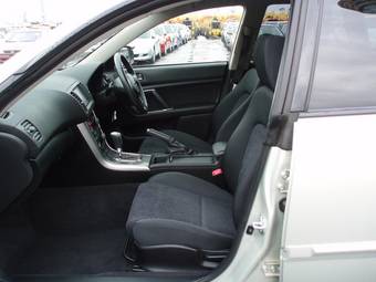2004 Subaru Outback Pics