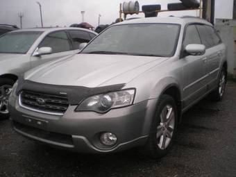 2004 Subaru Outback Photos
