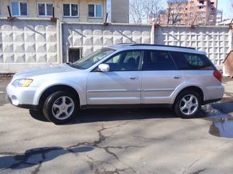 2004 Subaru Outback Pictures