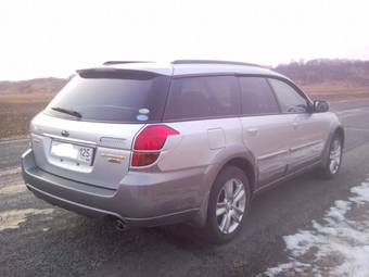 2004 Subaru Outback Images