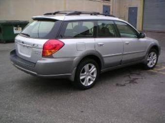 2004 Subaru Outback Photos