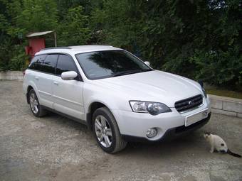 2004 Subaru Outback Photos